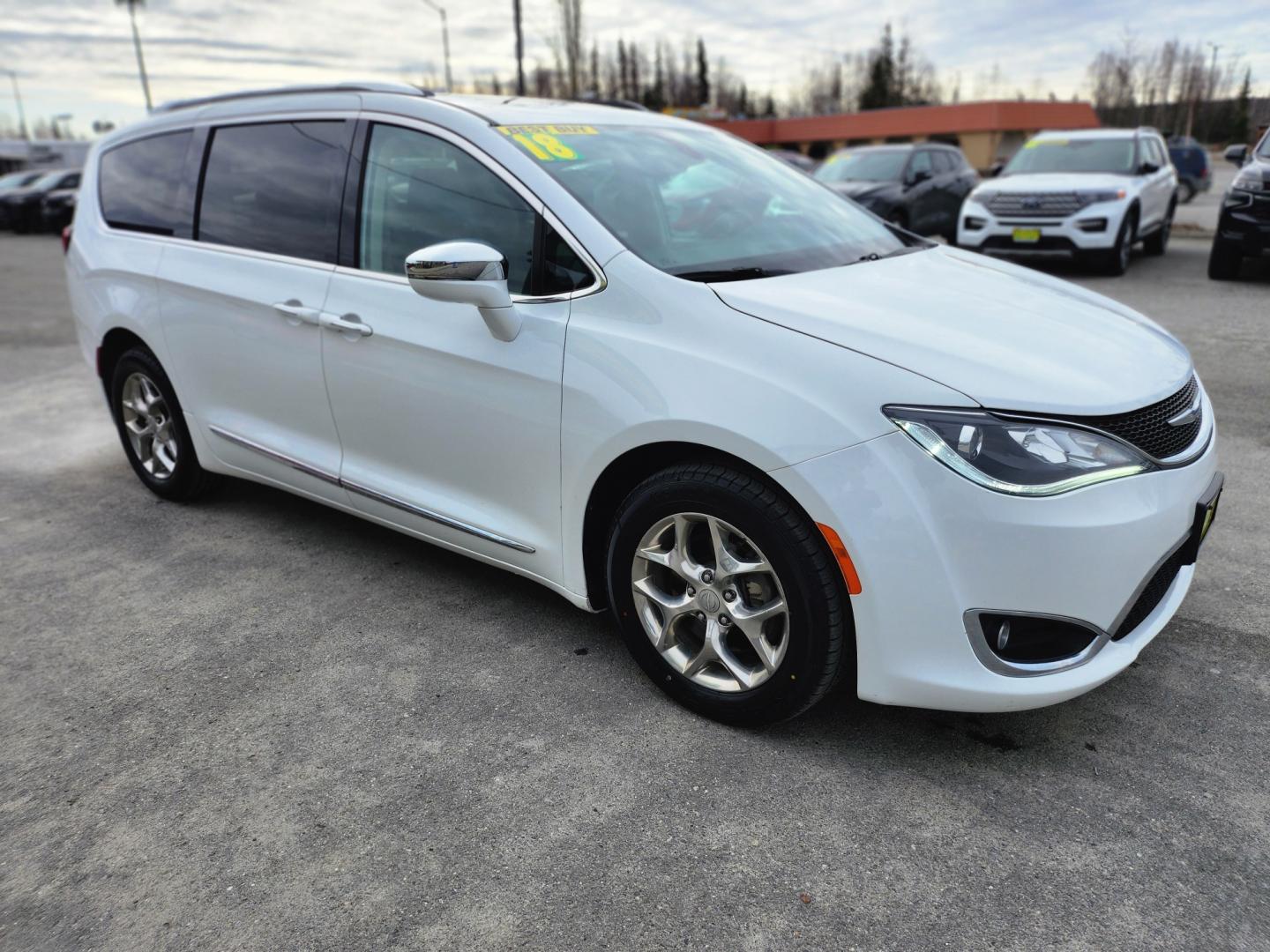 2018 WHITE CHRYSLER PACIFICA LIMITED (2C4RC1GG7JR) with an 3.6L engine, Automatic transmission, located at 1960 Industrial Drive, Wasilla, 99654, (907) 274-2277, 61.573475, -149.400146 - Photo#7